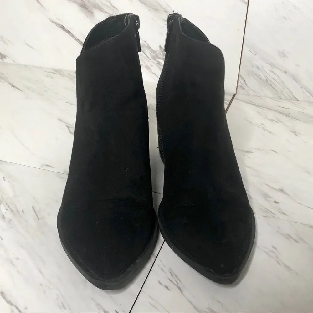 Kenneth Cole Reaction Cue the Music Suede Embellished Block Heel Ankle Bootie 6